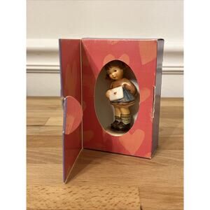 M.I. HUMMEL GOEBEL Message Of Love HUM 2050/A 02-050-01-1 Valentines Vintage